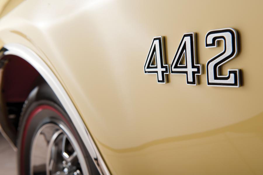 Детали экстерьера Oldsmobile 442 W30 Convertible 1969 года  (фото 2 из 5)
